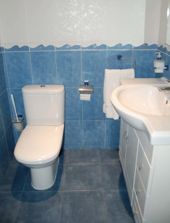 Hostal Los Claveles Torrejón de Ardoz Buitenkant foto